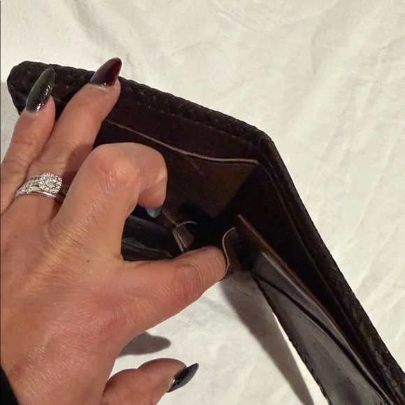 Brown Leather Wallet with Embossed Design - Picture 9 of 12